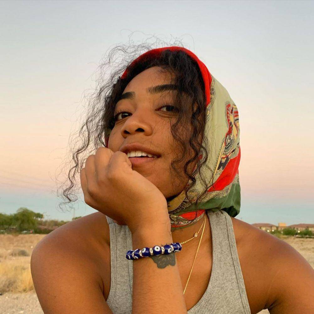 instagram.com/whoisumi