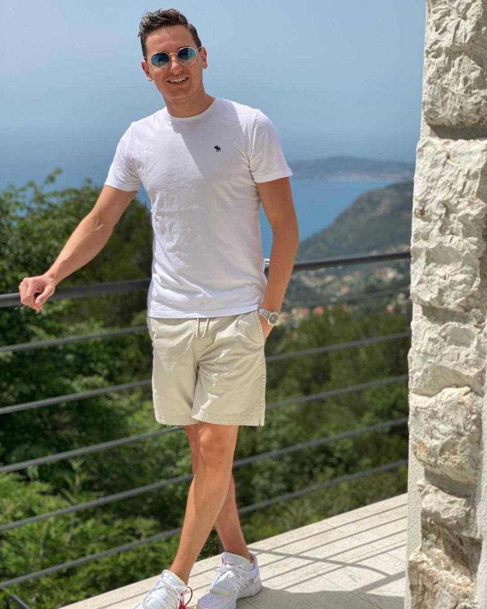 instagram.com/flotov