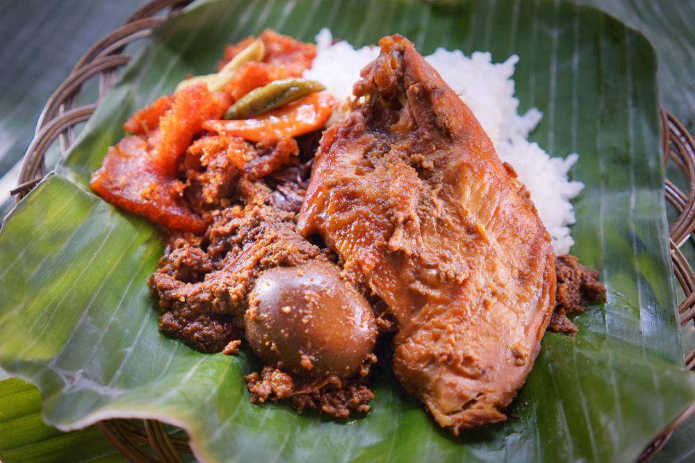 Menu di warung Gudeg Yu Djum (gudegyudjumpusat.com)
