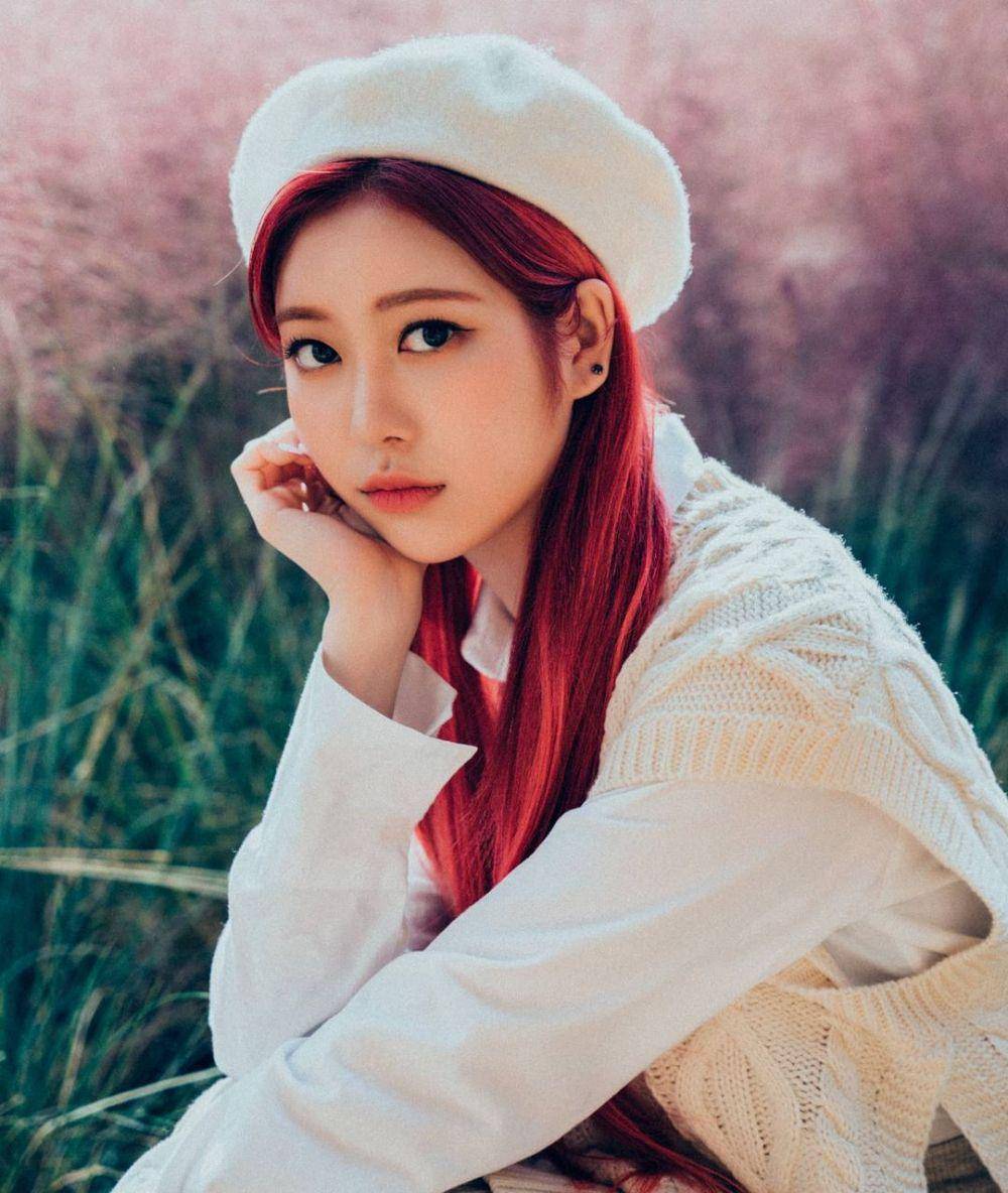 Jane MOMOLAND (instagram.com/janeeexxyeon)