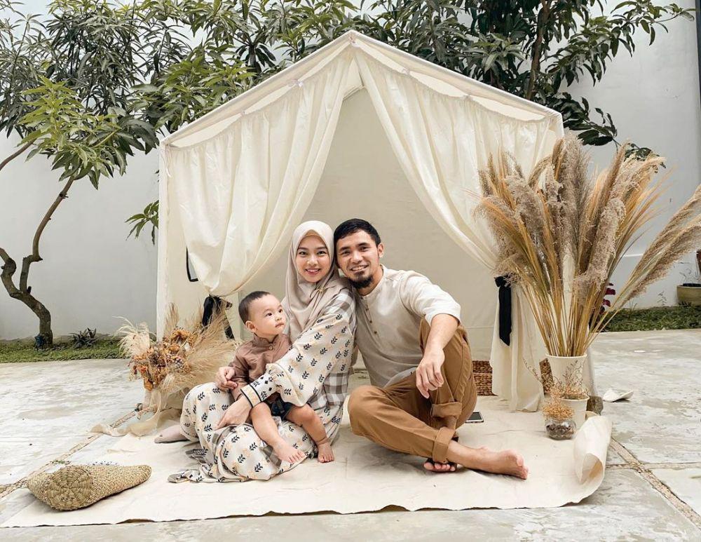 10 Potret Hulaefi dan Lindswell di Tahun ke-2 Menikah, Romantis Banget