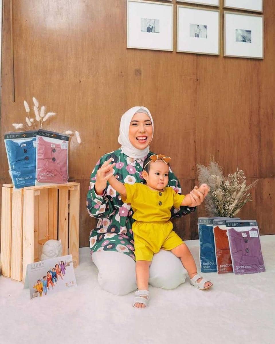 10 Potret Terkini Fitri Tropica, Makin Menawan di Usia 33 Tahun!