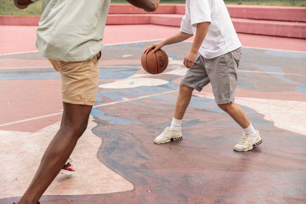 Permainan bola basket (Pexels/Gabby K)