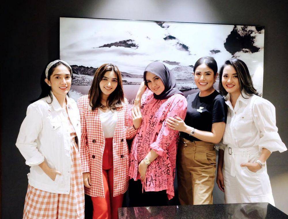 instagram.com/nindyparasadyharsono
