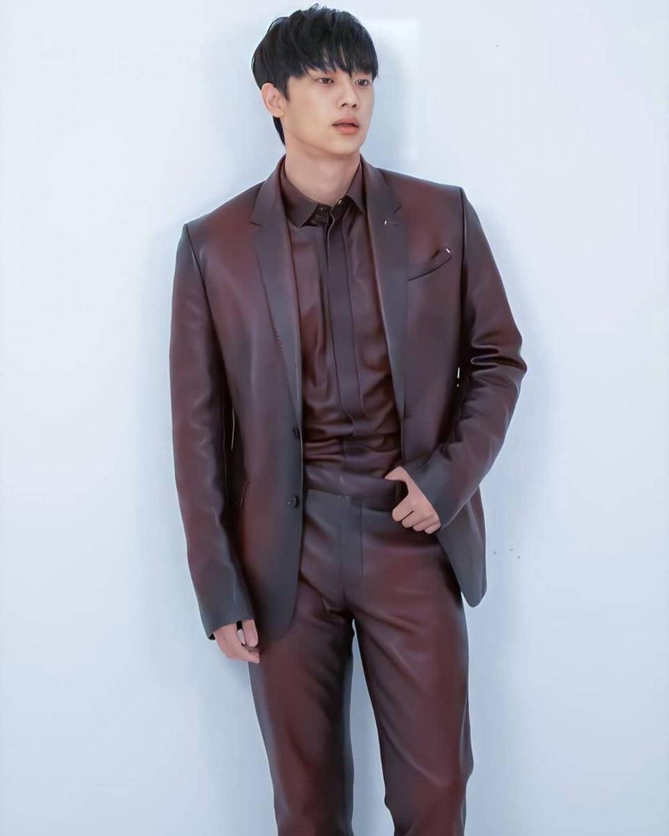 Instagram.com/leesin_y_