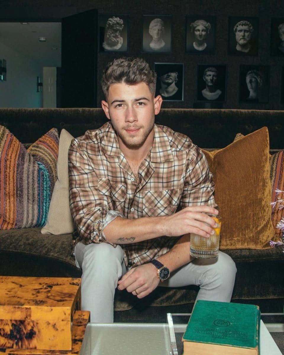 instagram.com/nickjonas