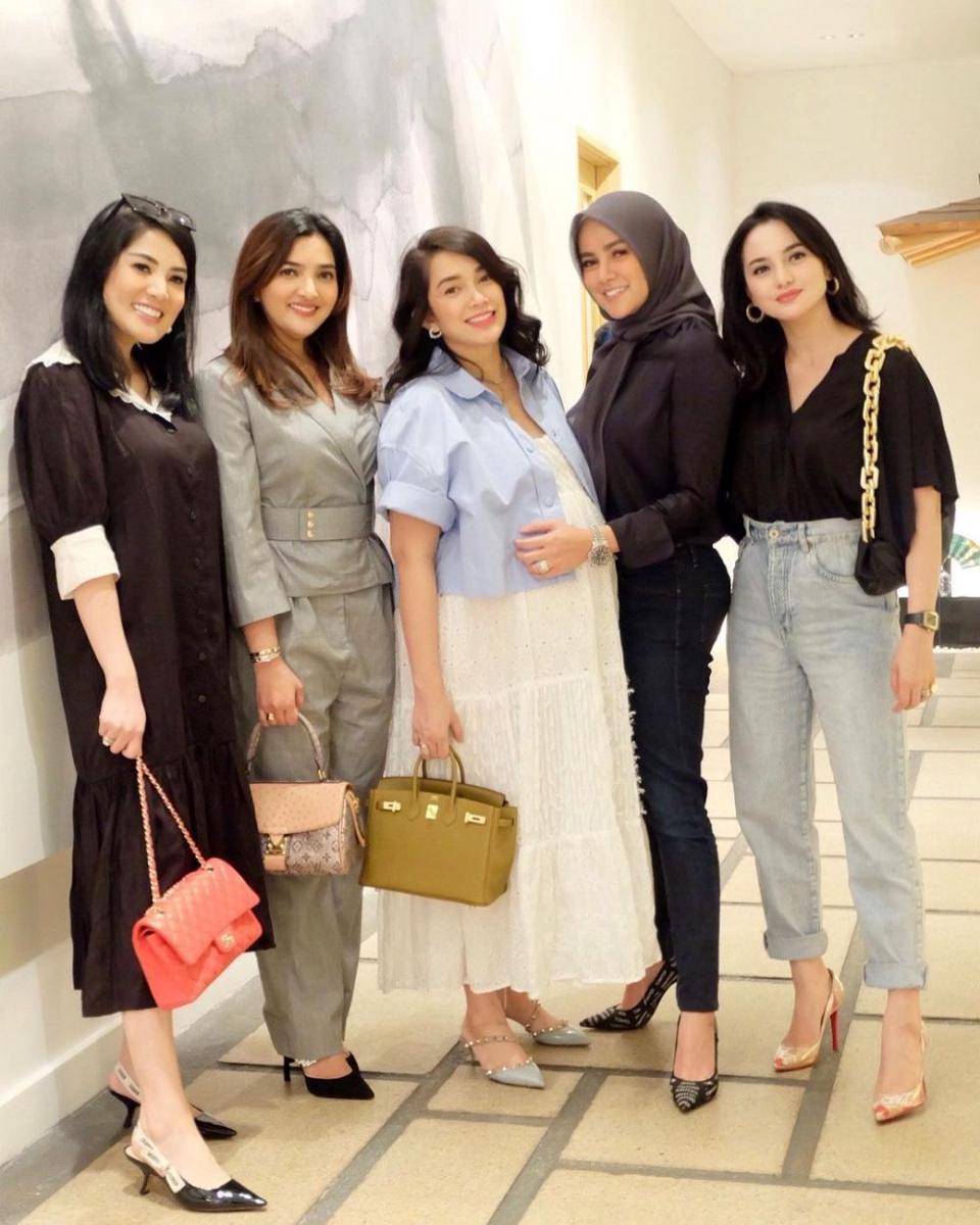 instagram.com/nindyparasadyharsono