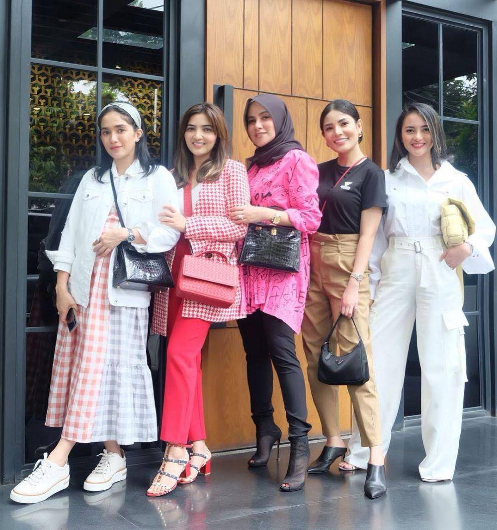 instagram.com/nindyparasadyharsono