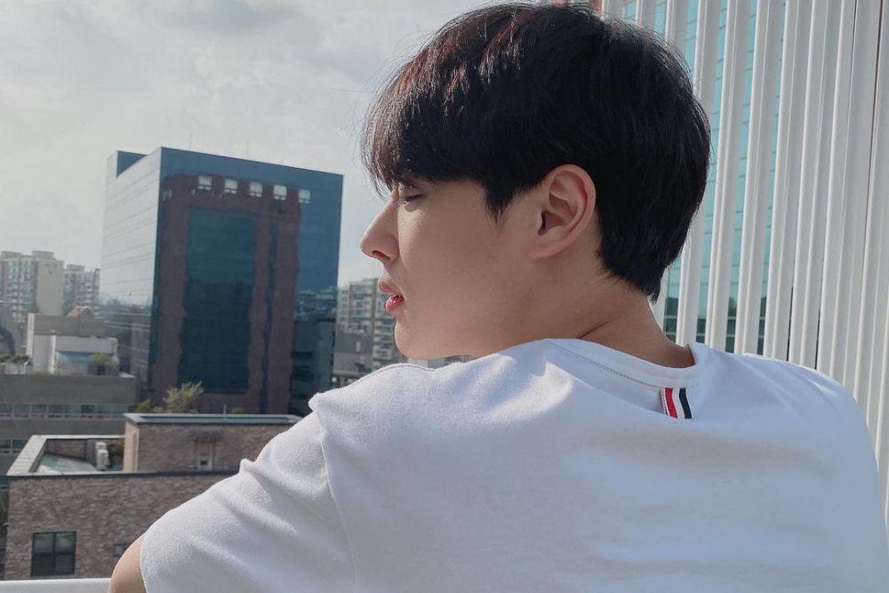 9 Potret Side Profile Byungchan VICTON yang Bikin Alice Terpukau