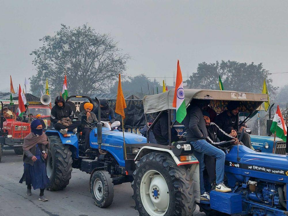 Ribuan petani terlibat dalam protes memasuki New Delhi. (Twitter.com/Heer Kaur)