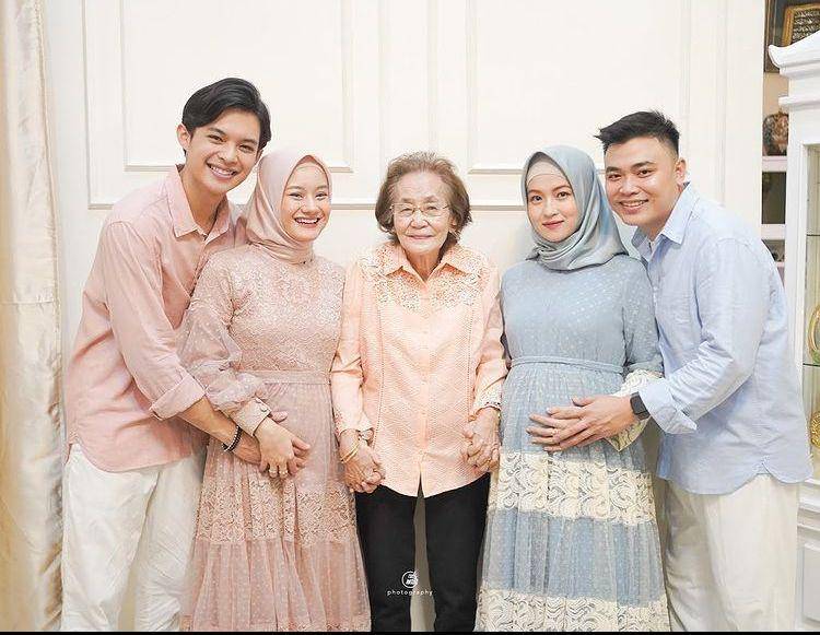 Instagram.com/dindahw/