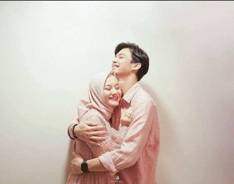 Instagram.com/dindahw/