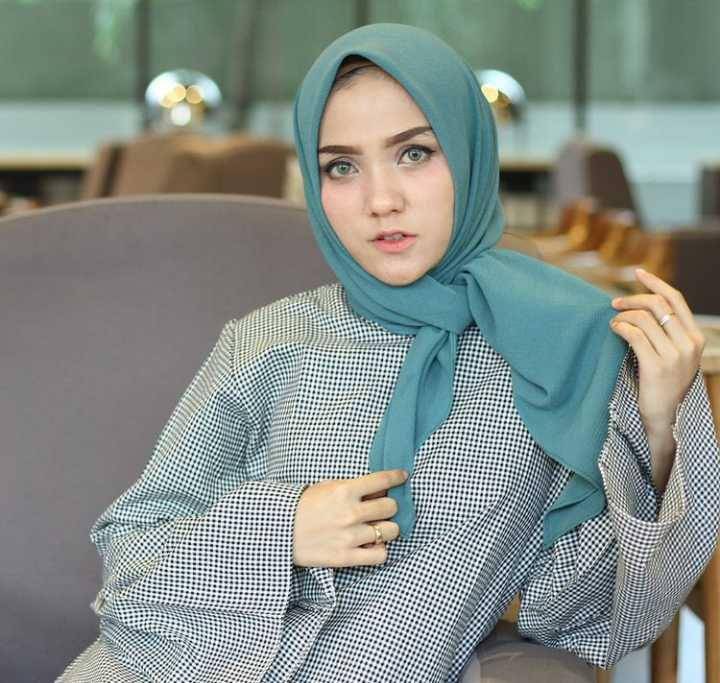 Instagram.com/zulfyarliana