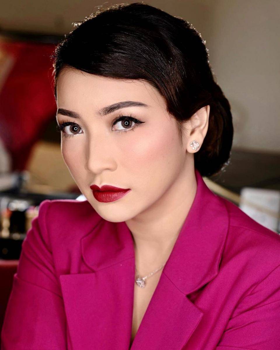 instagram.com/hestipurwadinata
