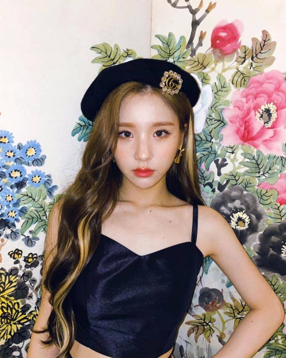 Instagram.com/heejin_loona