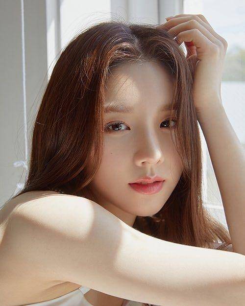 Instagram.com/heejin_loona