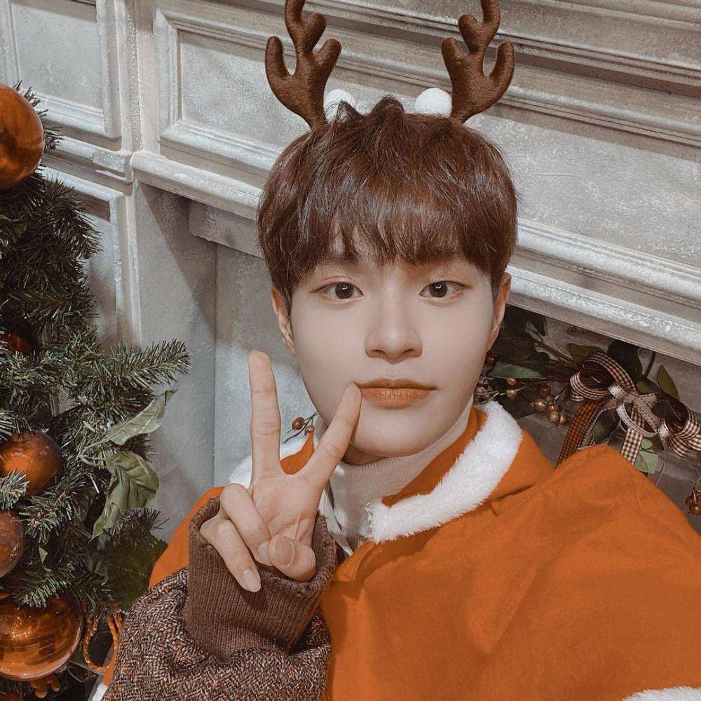 instagram.com/ab6ix_official