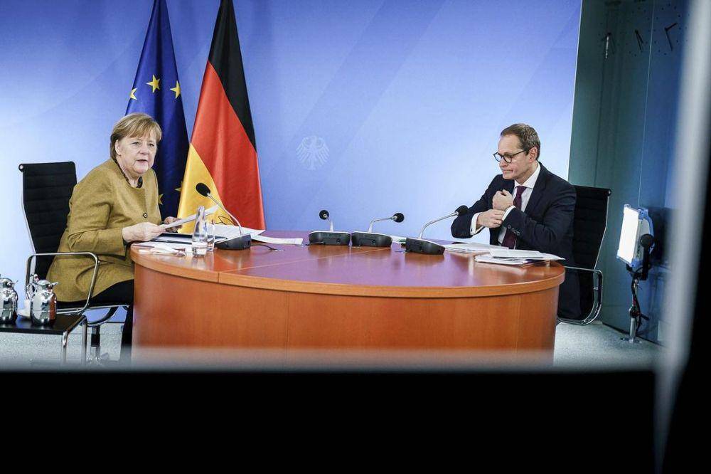 Kanselir Jerman, Angela Merkel, saat membahas penanganan pandemi COVID-19 dalam rapat daring bersama menteri-menterinya pada 5 Januari 2021. (Instagram.com/bundeskanzlerin)