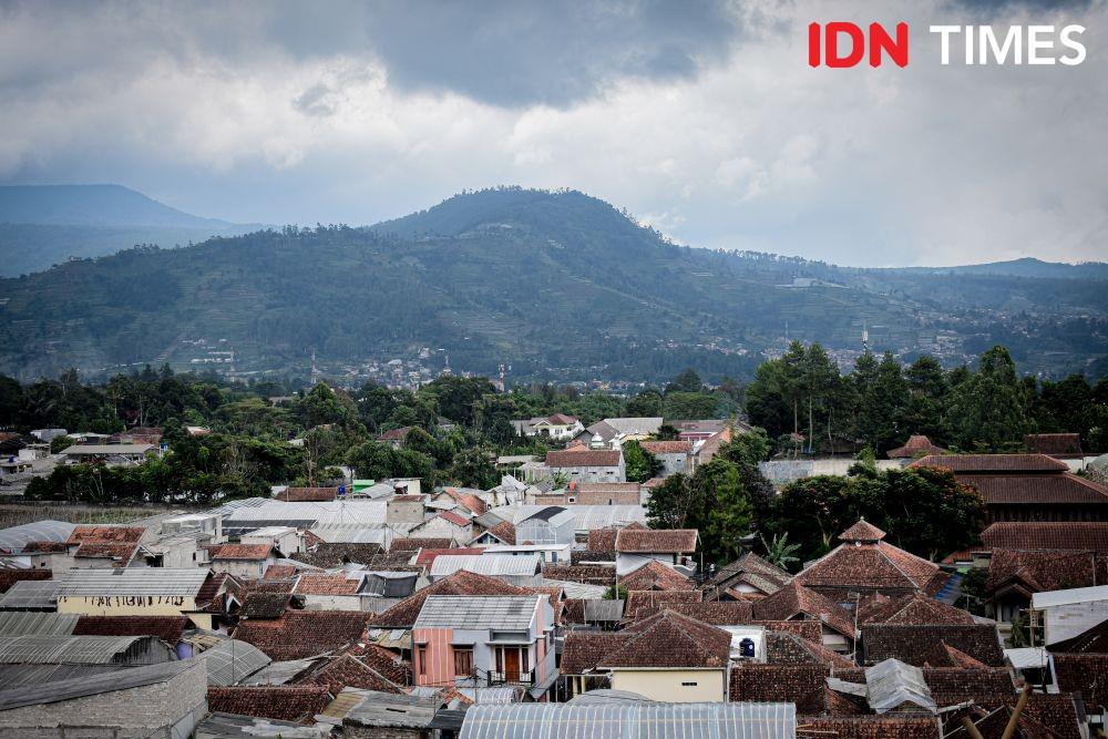 Warga Kampung Muril, Desa Jambudipa, Cisarua, Bandung Barat. (IDN Times/Bagus F)