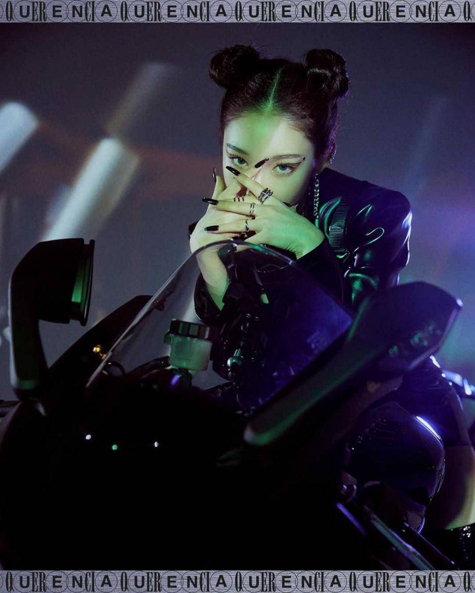 Instagram.com/chungha_official