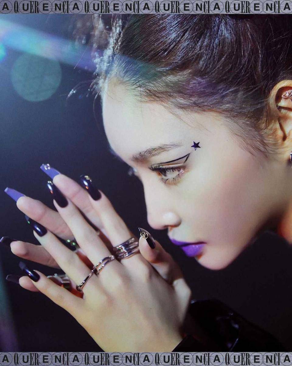 Instagram.com/chungha_official