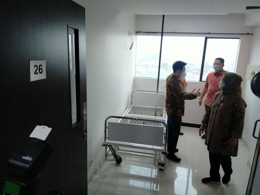 Penyiapan Rumah Sakit COVID-19 di Mal Cito, perbatasan Surabaya-Sidoarjo. Dok. Humas Pemkot Surabaya.