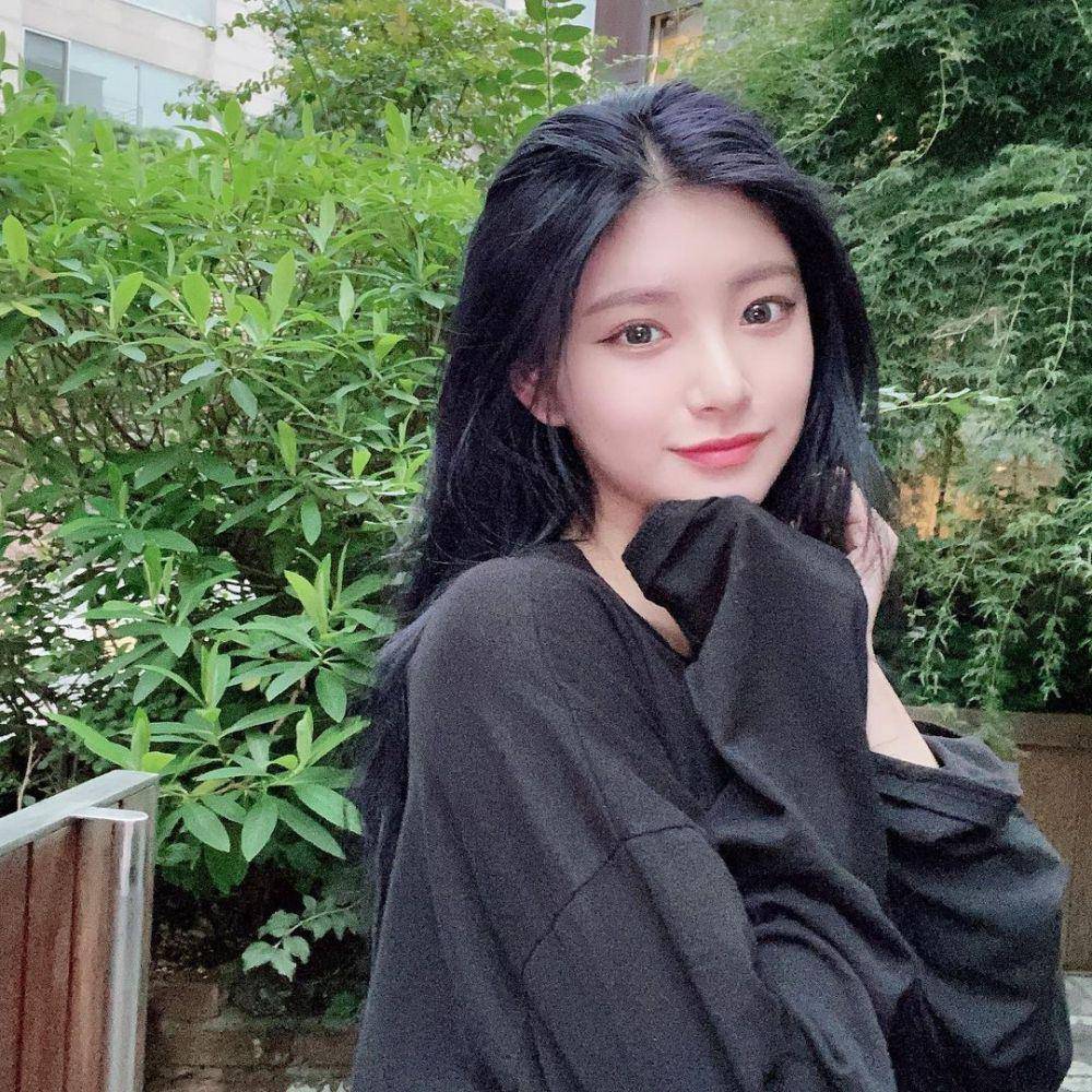 instagram.com/official_everglow