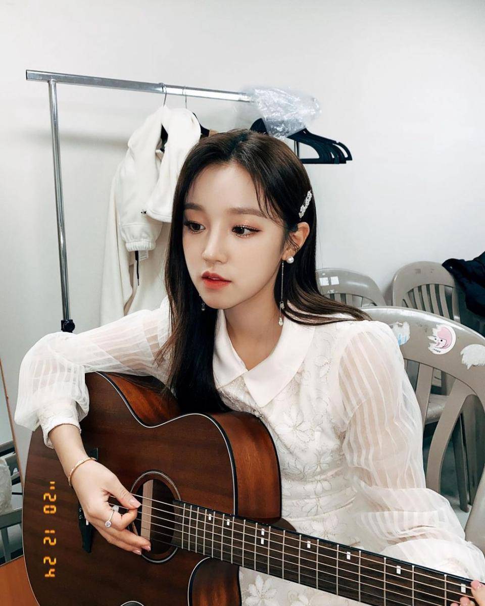 instagram.com/official_g_i_dle