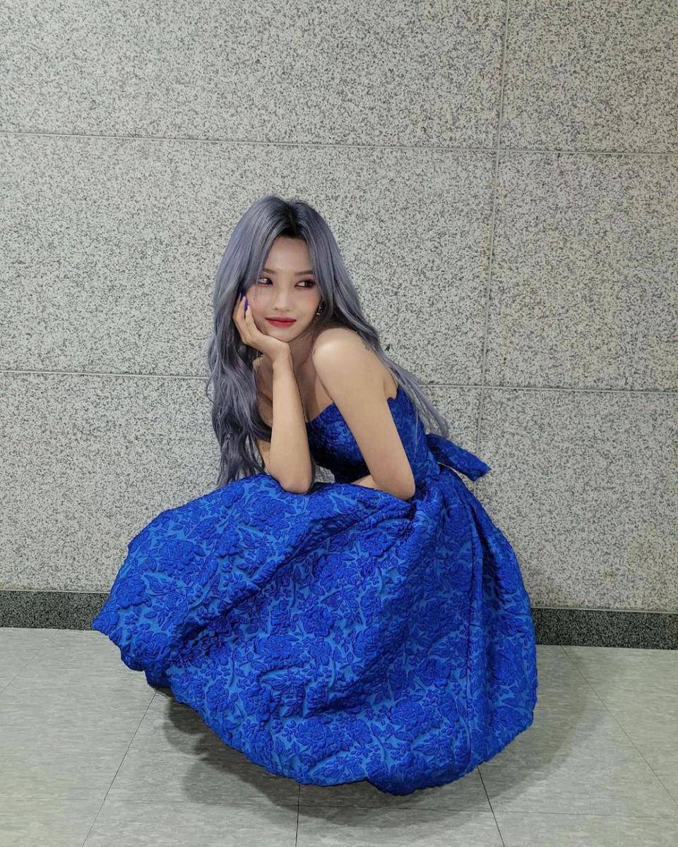 instagram.com/official_g_i_dle