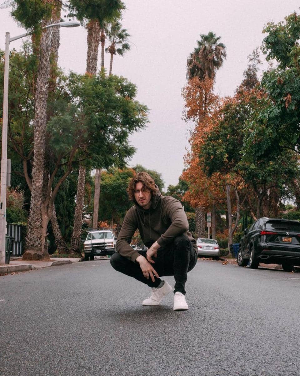 instagram.com/deanlewismusic