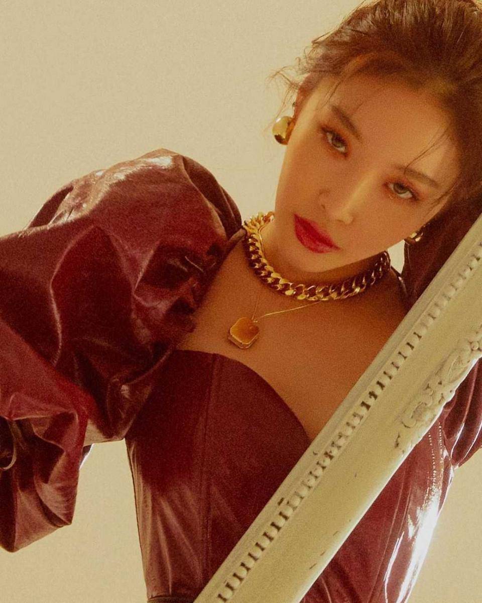 Instagram.com/chungha_official