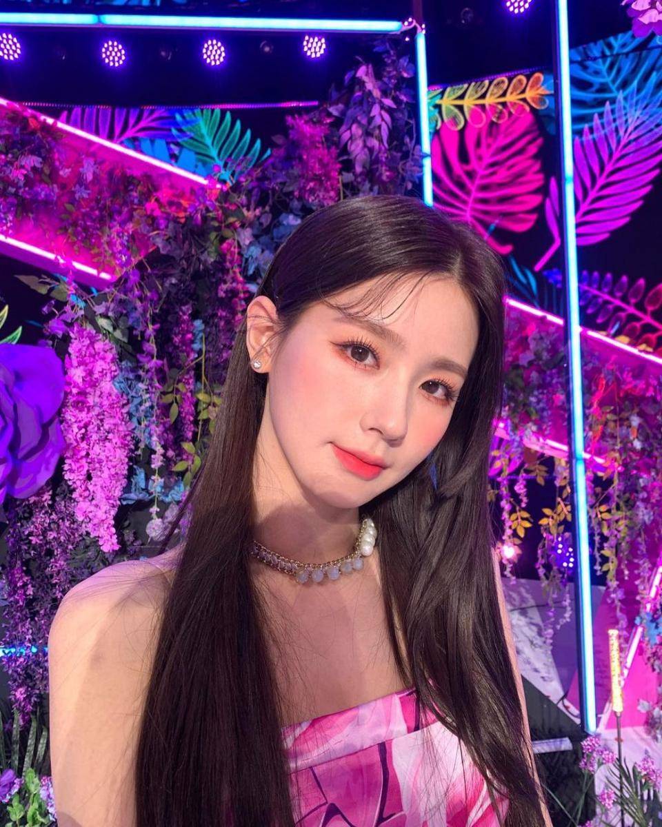 instagram.com/official_g_i_dle