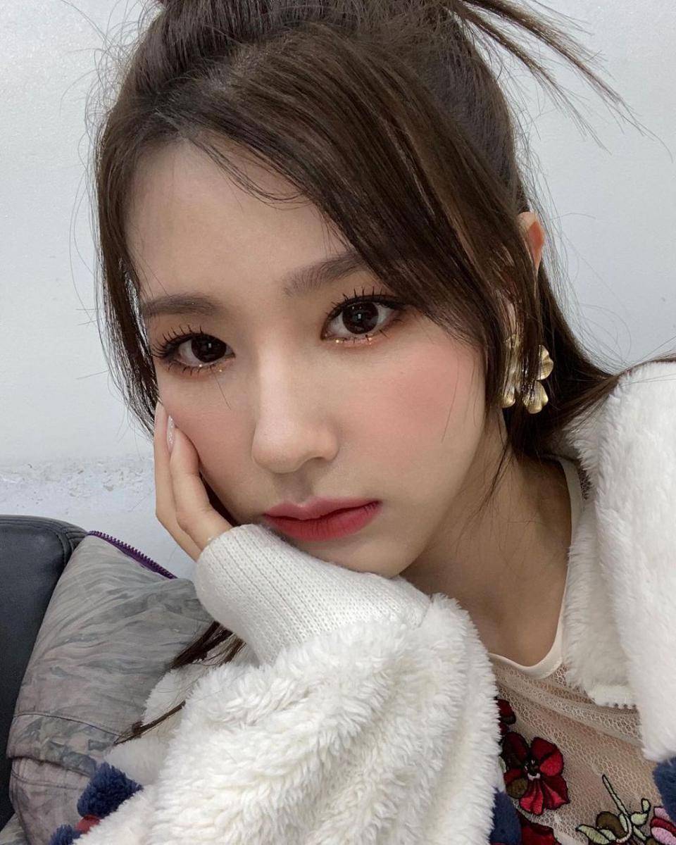 instagram.com/official_g_i_dle