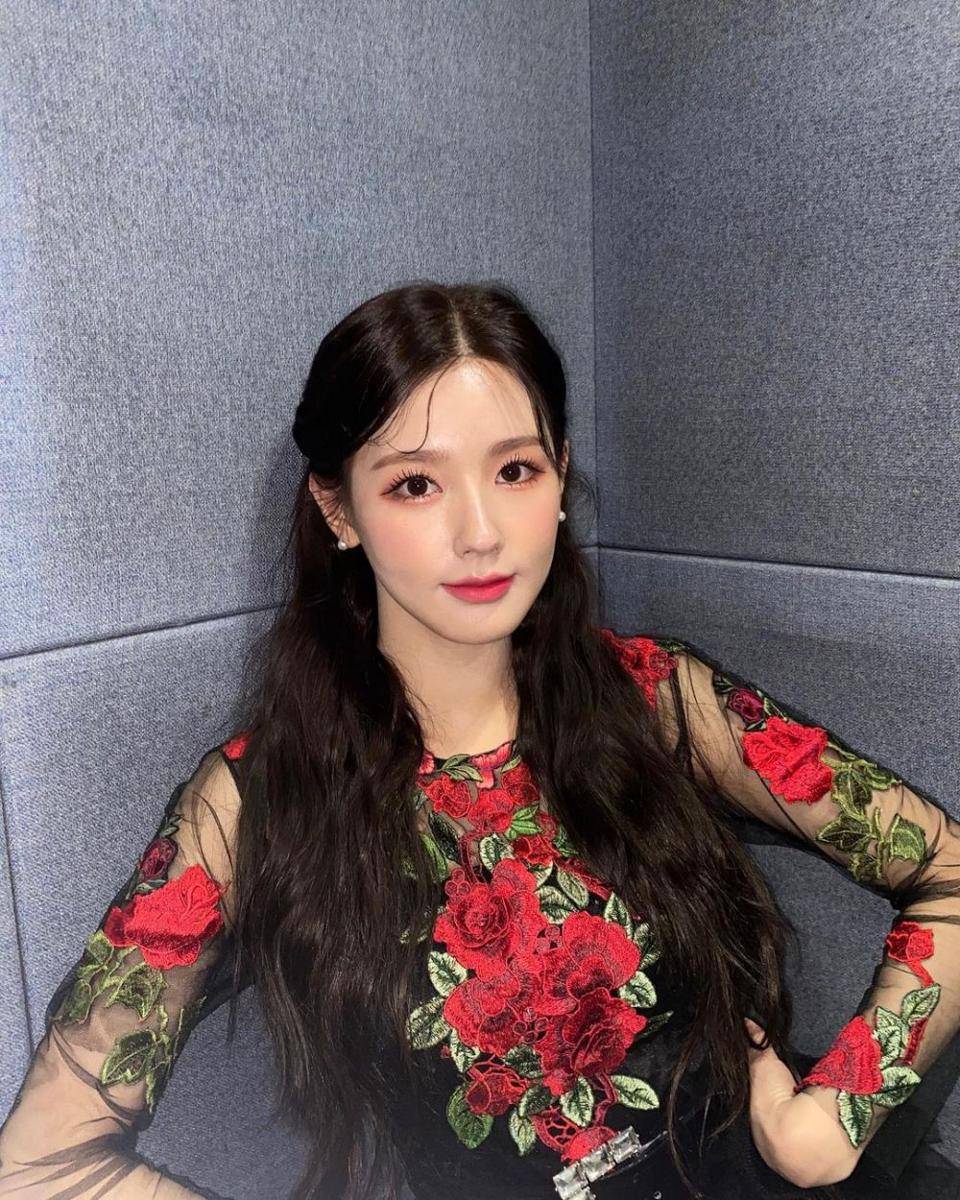 instagram.com/official_g_i_dle