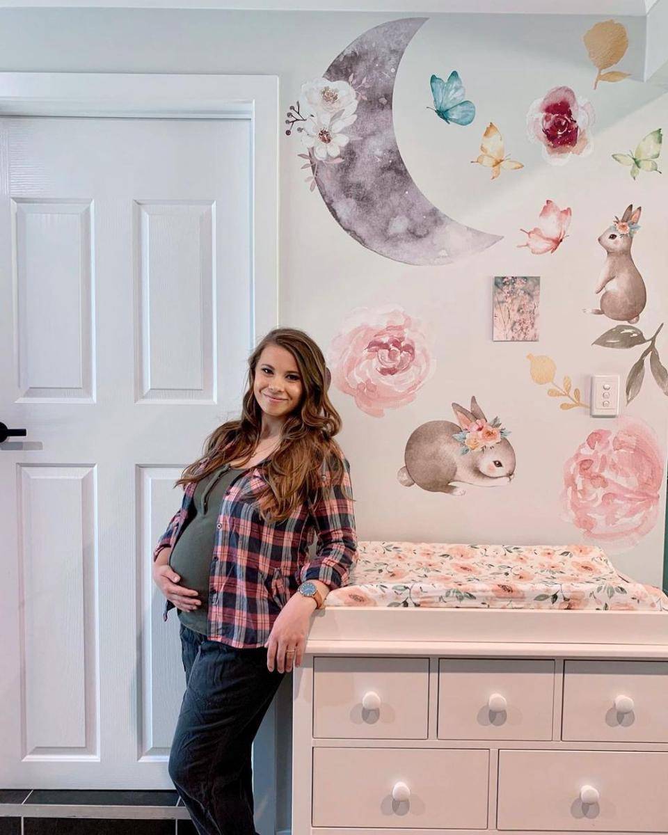 instagram.com/bindisueirwin
