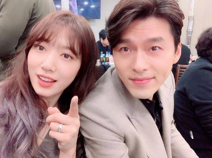Potret selca Park Shin Hye bareng pasangan di KDrama dok.instagram.com/ssinz7