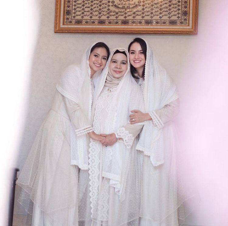 Ririn Ekawati dan Rini Yulianti. instagram.com/ririnekawati