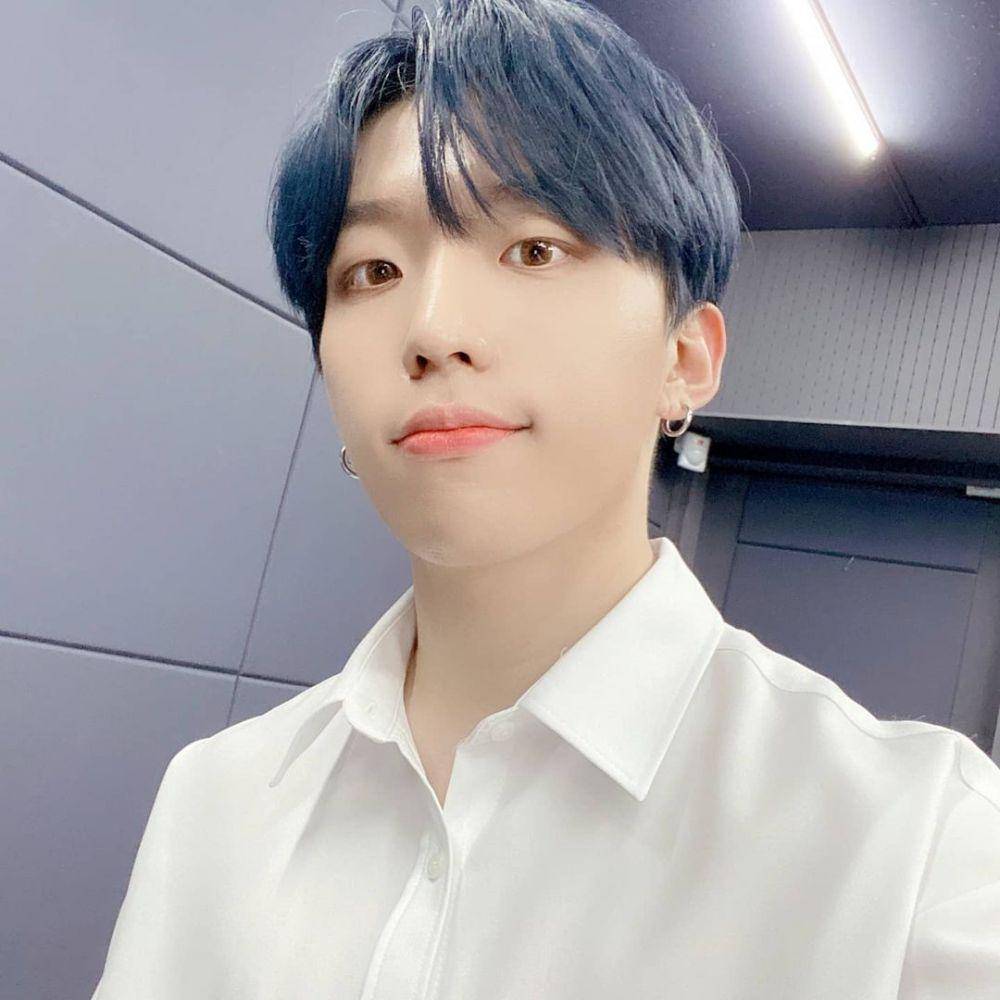 instagram.com/d_crunch_official