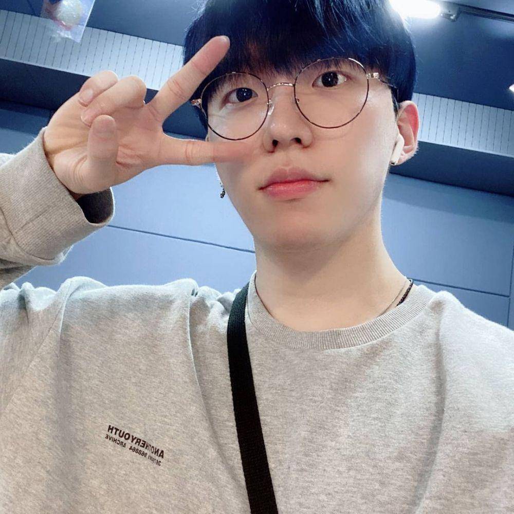instagram.com/d_crunch_official