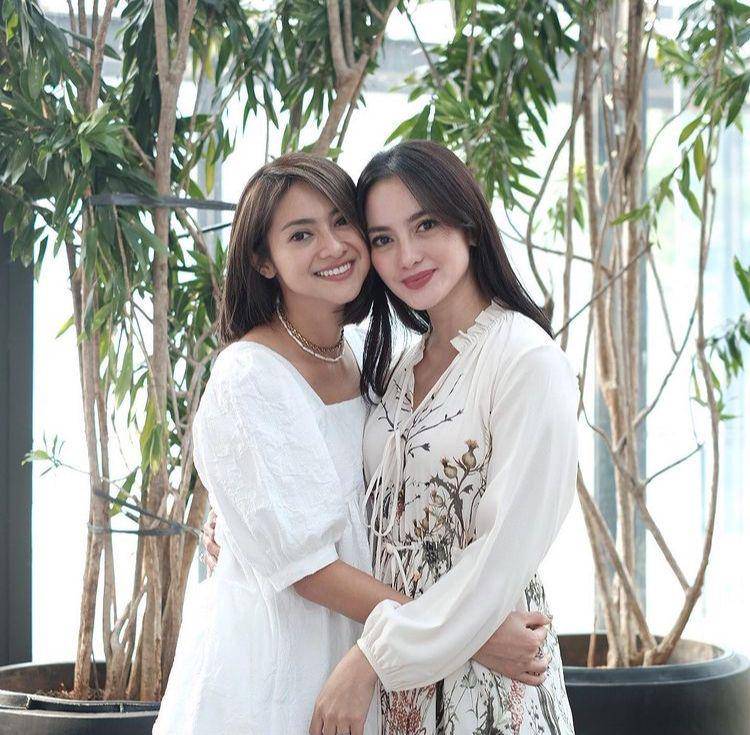 Ririn Ekawati dan Rini Yulianti. instagram.com/riniyulianti