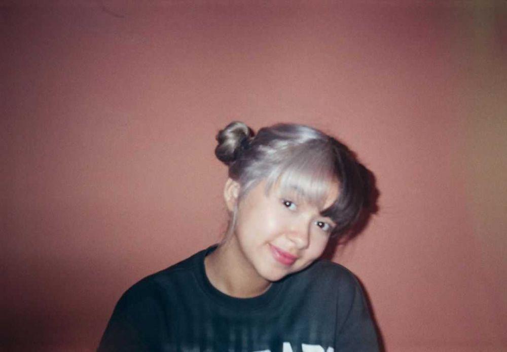 9 Pose Cute Rebecca Klopper yang Bakal Bikin Hati Terpukau, Manis!