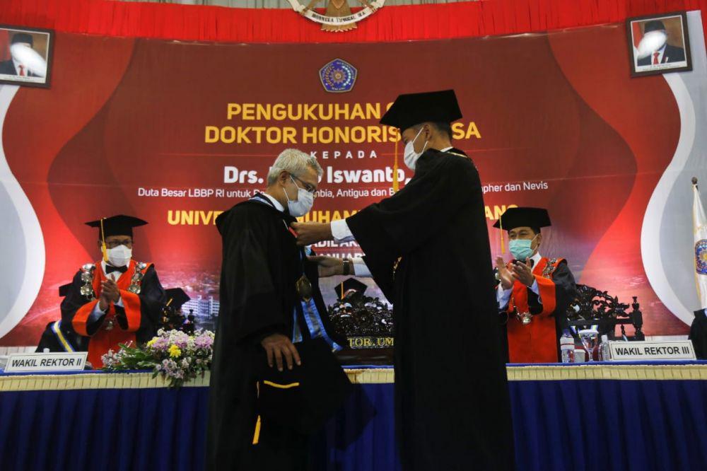 UMM Anugerahi Dubes RI di Kolombia Doktor Honoris Causa