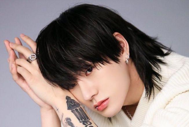 10 Potret Pesona Hanse VICTON dengan Rambut Gondrong
