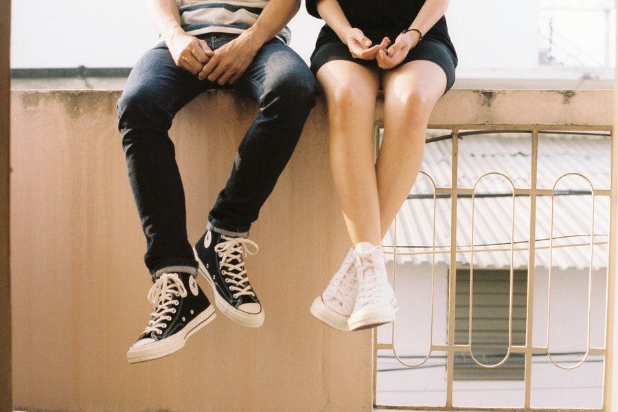 5 Jenis Sepatu yang Cocok buat Cowok Sekaligus Cewek, Bisa Kembaran!