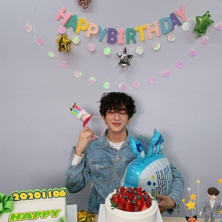 instagram.com/d_crunch_official