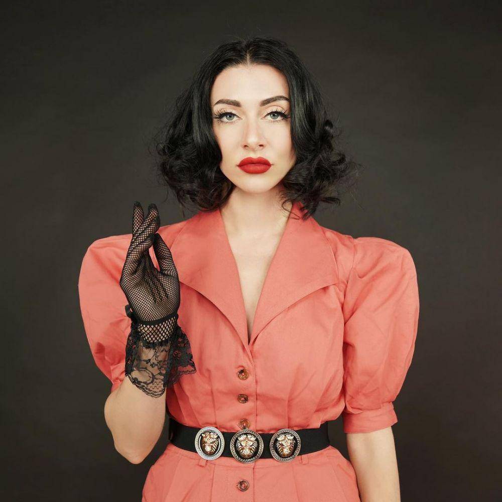 instagram.com/qveenherby