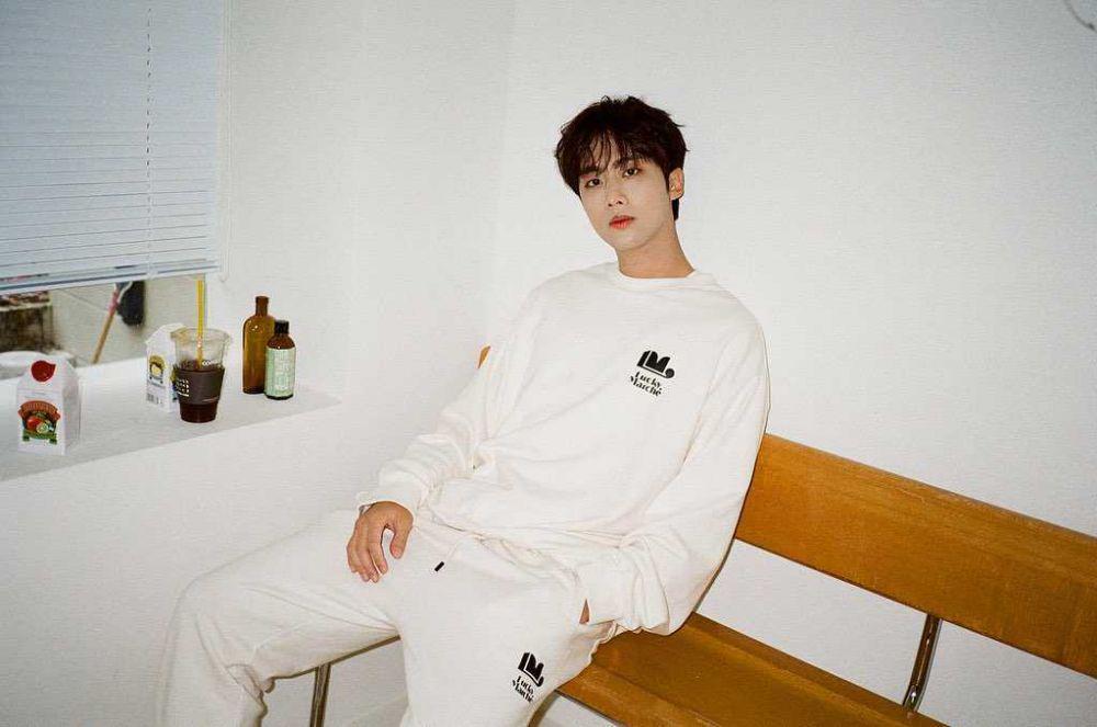 9 Potret Memesona Jung In Seong, Main Vocalist KNK yang Bersuara Emas