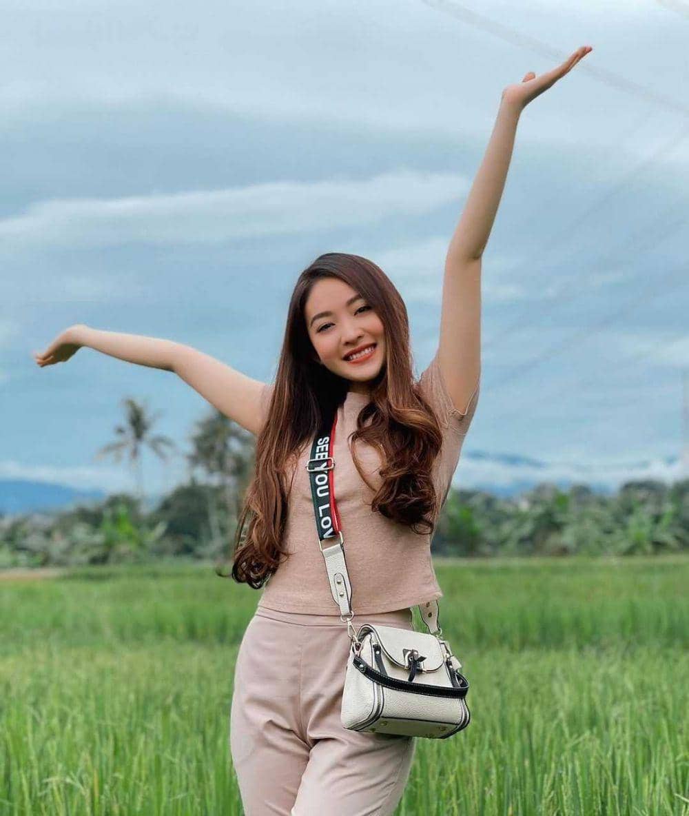 instagram.com/natashawilona12