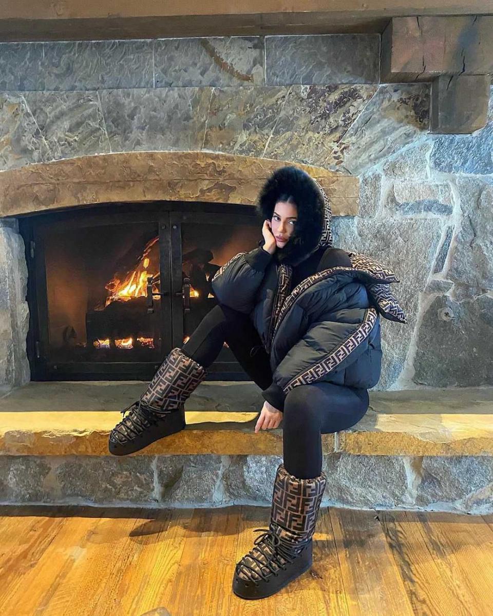 instagram.com/kyliejenner