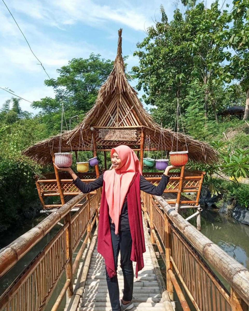 instagram.com/tourismclass.iainkediri